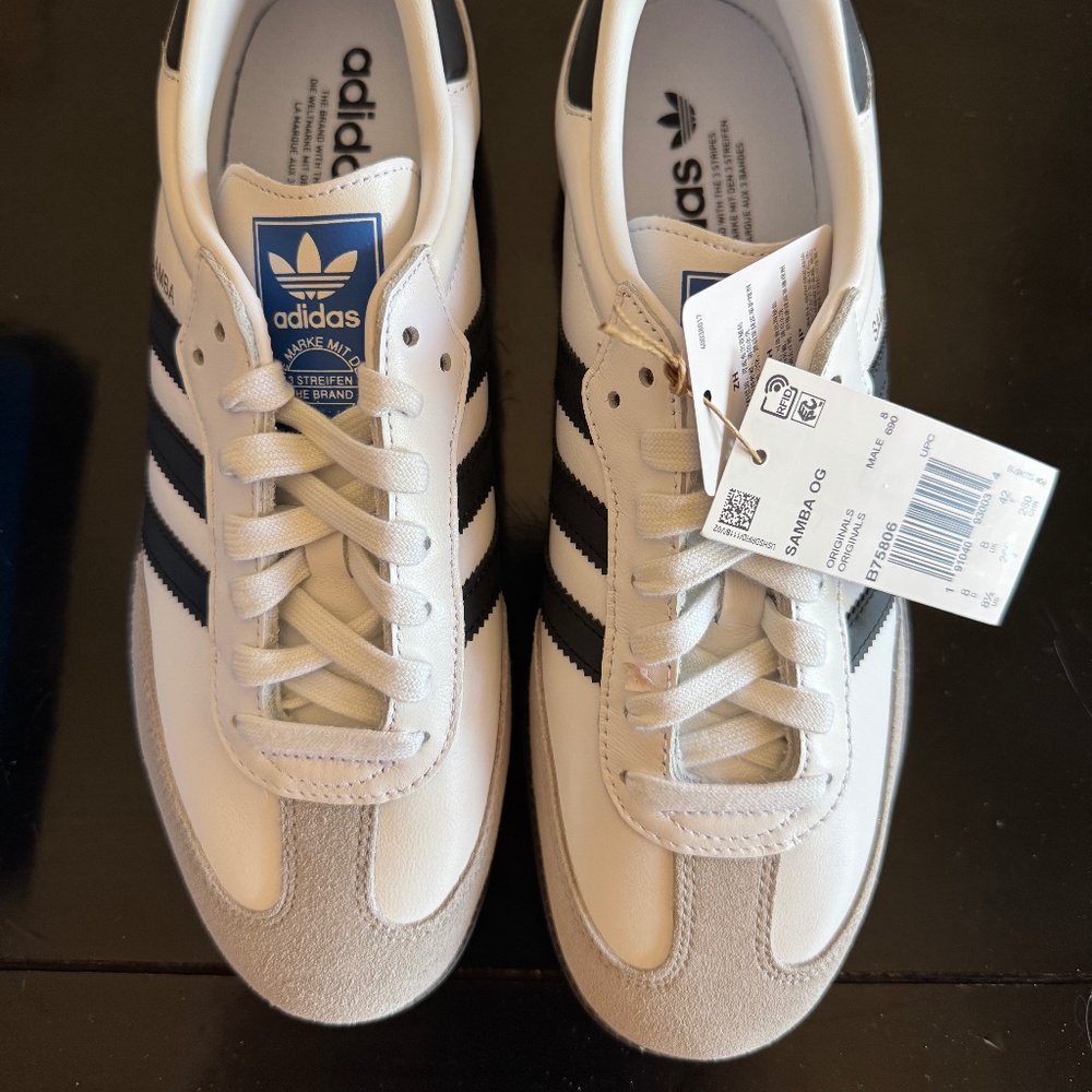 🚫SOLD🚫NWT Adidas Sambas Women's White and Black Athletic Shoes